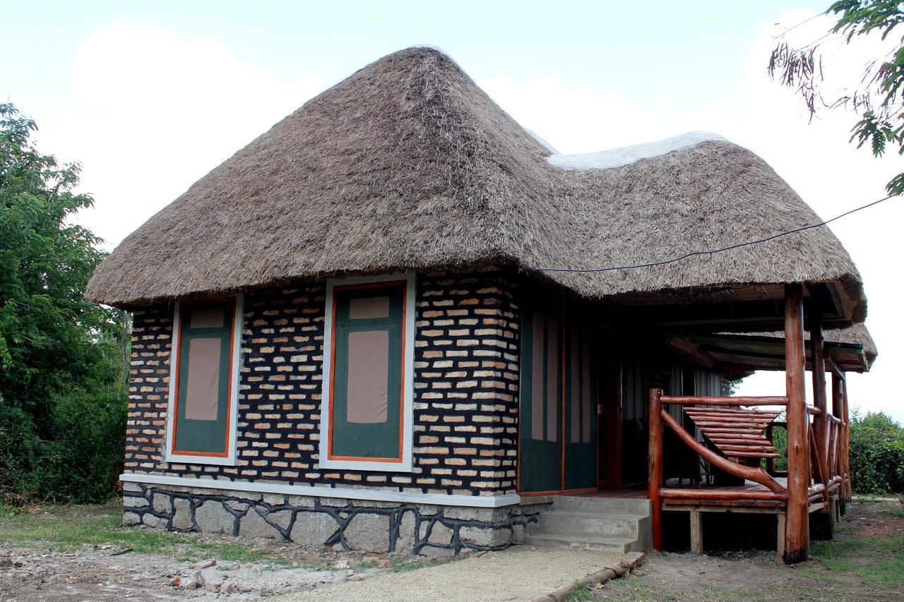 Irungu Forest Safari Lodge Katunguru Εξωτερικό φωτογραφία