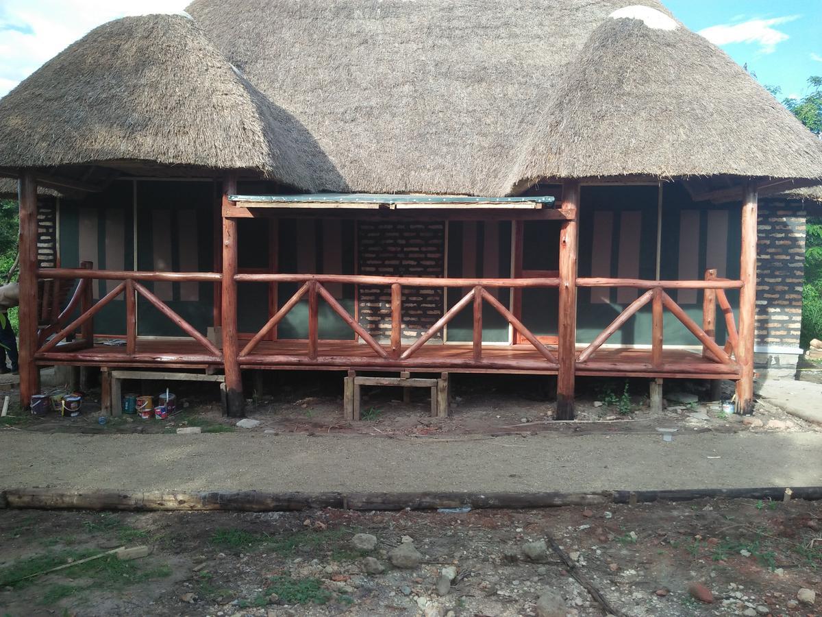 Irungu Forest Safari Lodge Katunguru Εξωτερικό φωτογραφία