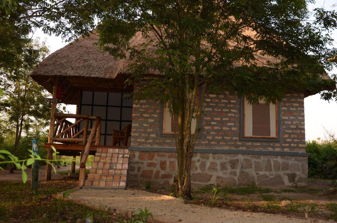 Irungu Forest Safari Lodge Katunguru Εξωτερικό φωτογραφία