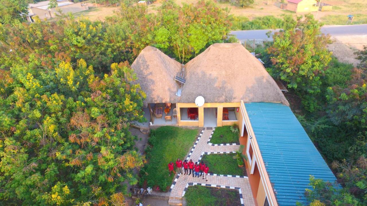 Irungu Forest Safari Lodge Katunguru Εξωτερικό φωτογραφία